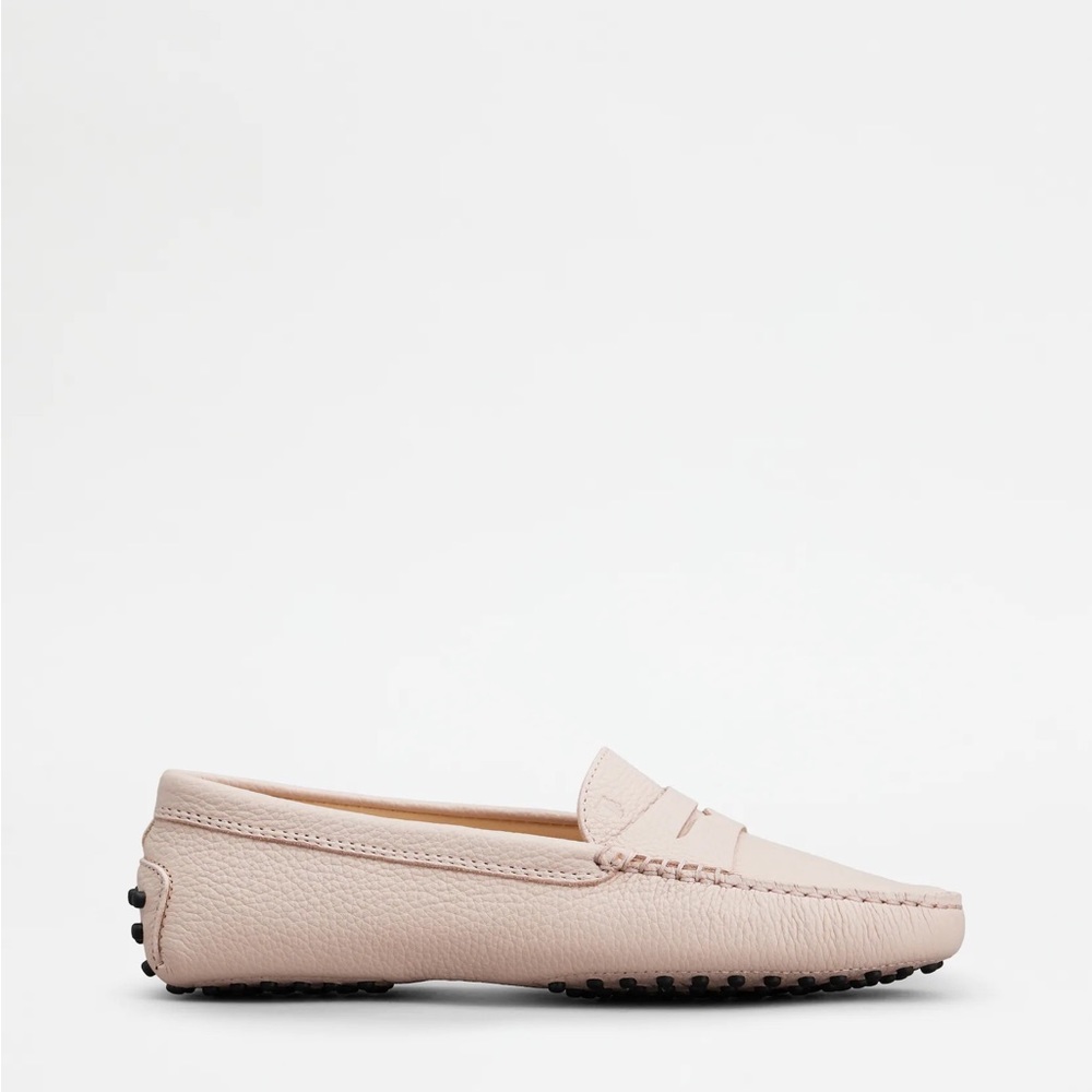 TOD’S Gommino Driving Shoes in Leather - Light Pink - Picture 2 of 10